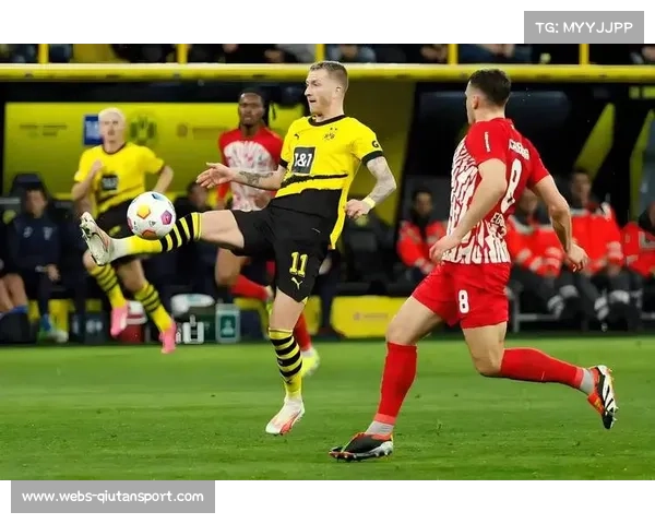 多特蒙德客场围攻沃尔夫斯堡，布兰特远射中柱